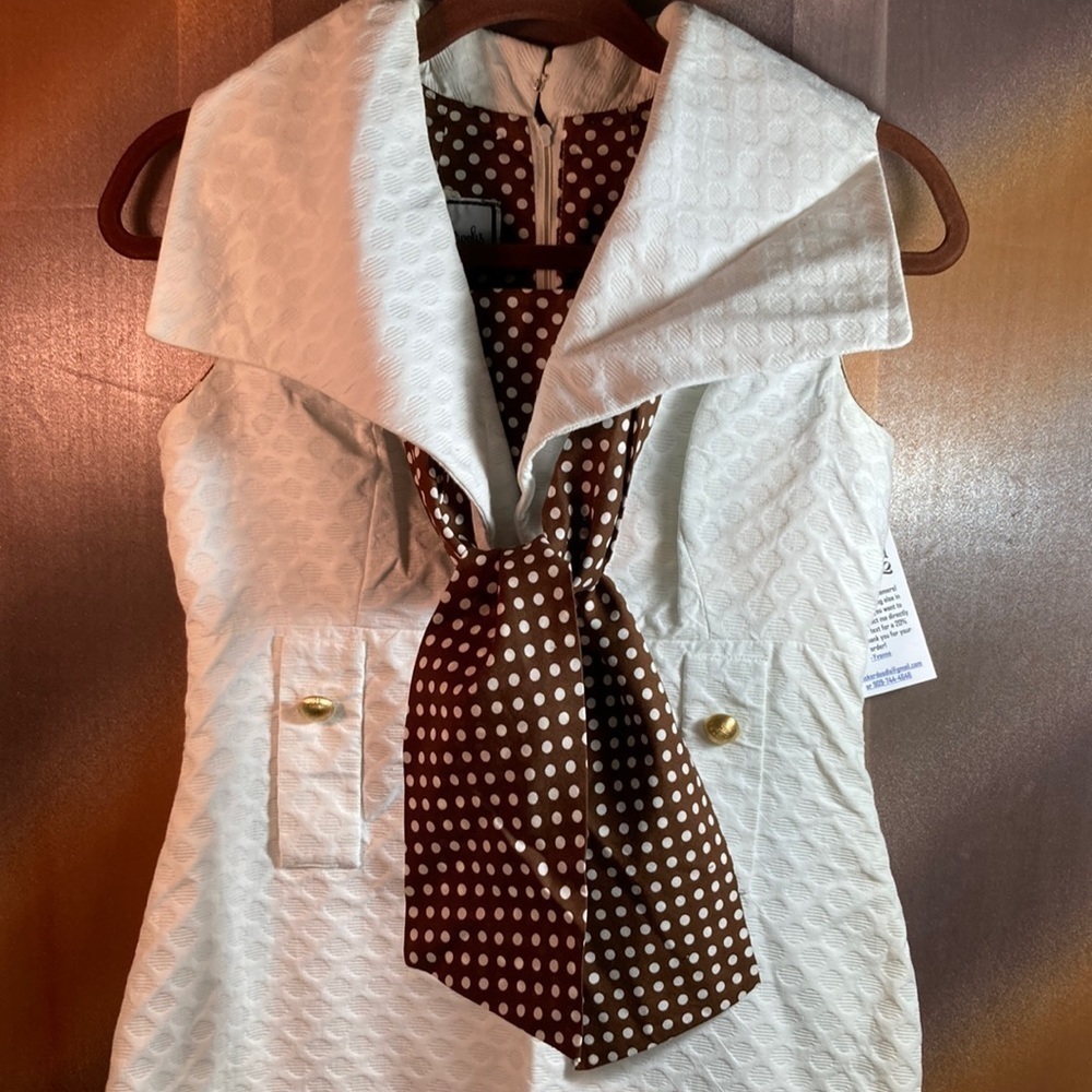 Vintage 70’s Bobbie Brooks sleeveless dress size S. 34” chest. Polka dot tie 125
